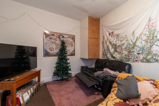 3 bed House to rent Image 7