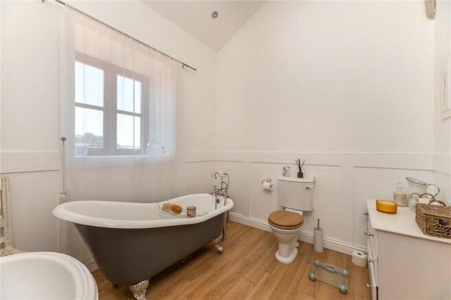 4 bed Barn Conversion for sale Image 12