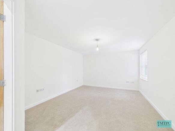 2 bed Flat to rent Image 5