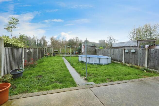 4 bed Semi-Detached for sale Image 11