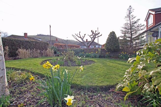 FRONT GARDEN AND DRIVEWAY
