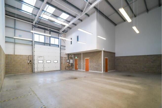 Unit B The Ridgeway 6.jpg