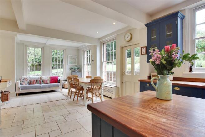 Kitchen/Breakfast Rm