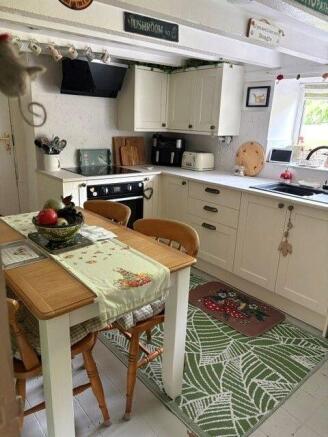 2 bed Cottage for sale Image 6