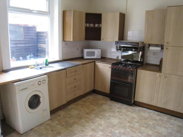 Kitchen (2)