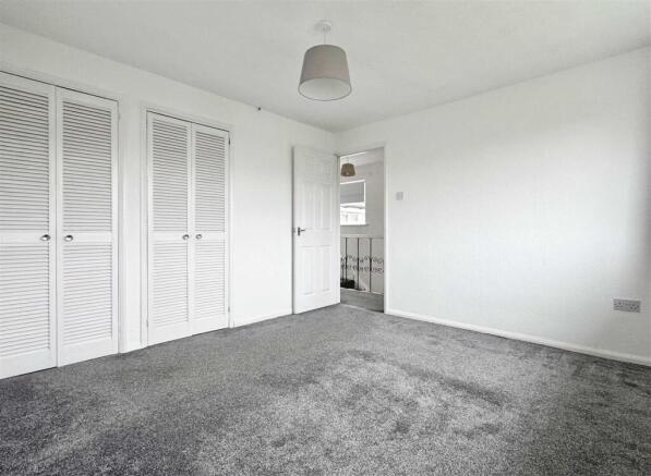 Master Bedroom b.jpg