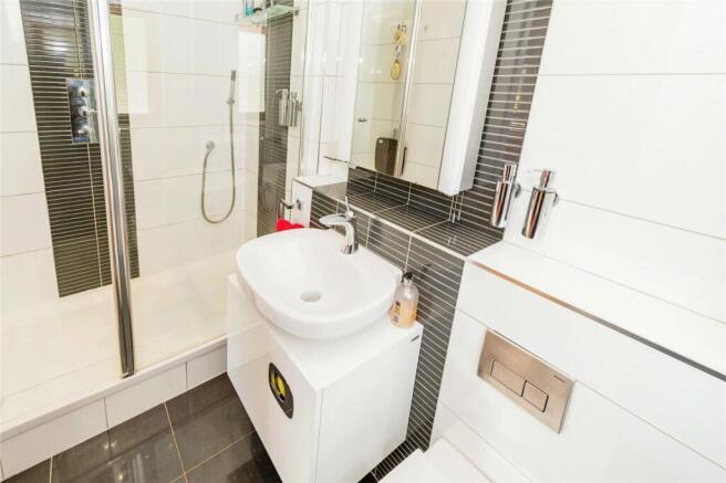 En-Suite 1