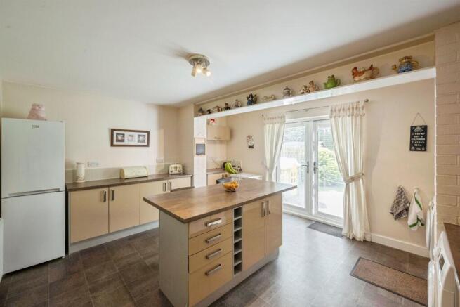 4 bed Town House for sale Image 7