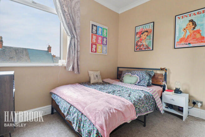 3 bed Terraced for sale Image 11