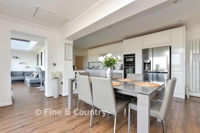 Kitchen/Breakfast Area