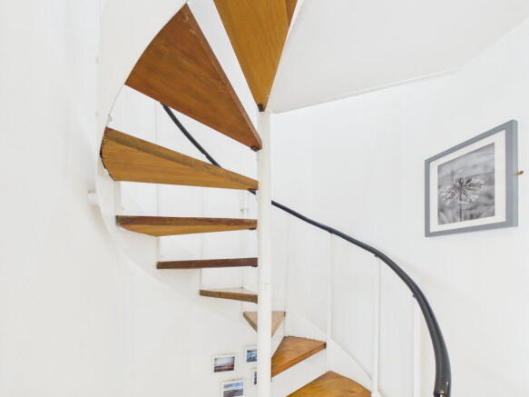 3 bed Terraced for sale Image 10