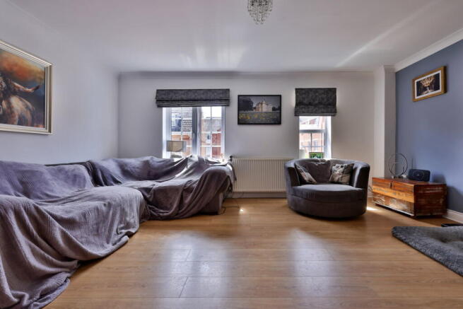 4 bed Town House for sale Image 4