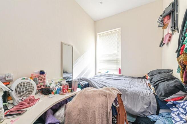 3 bed Terraced for sale Image 8