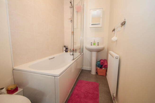 EN SUITE BATHROOM