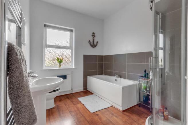 Bathroom.jpg