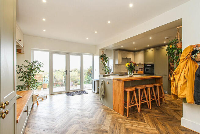 Holly Villa, 15 Gillott Street, Heanor, DE75 7LZ photo 3