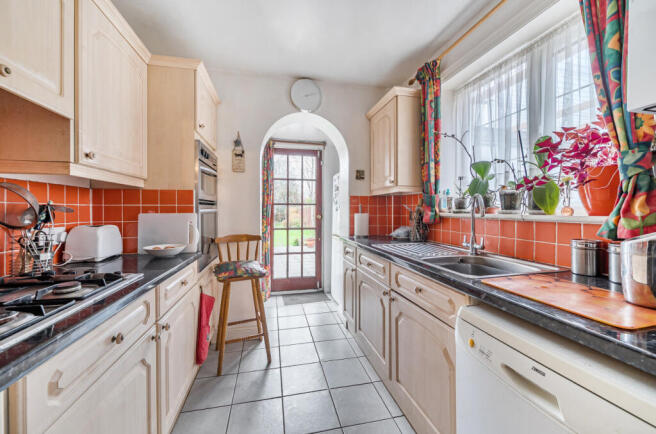 1388441-12-693c3c...