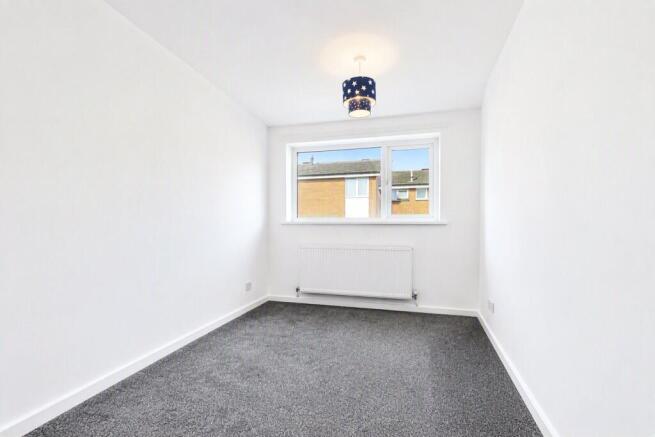 3 bed Terraced to rent Image 5
