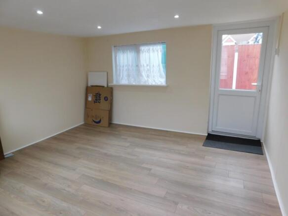 GARDEN ROOM