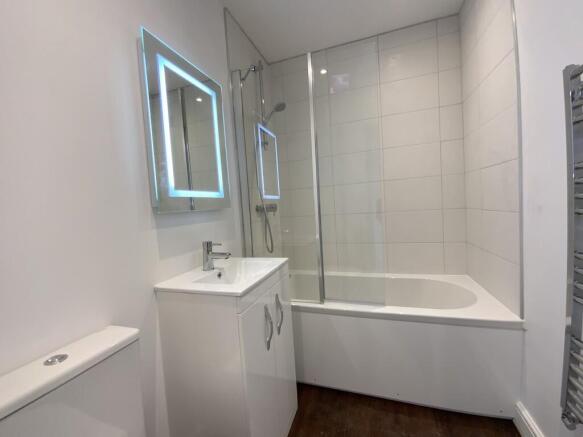 2 bed End of Terrace to rent Image 7