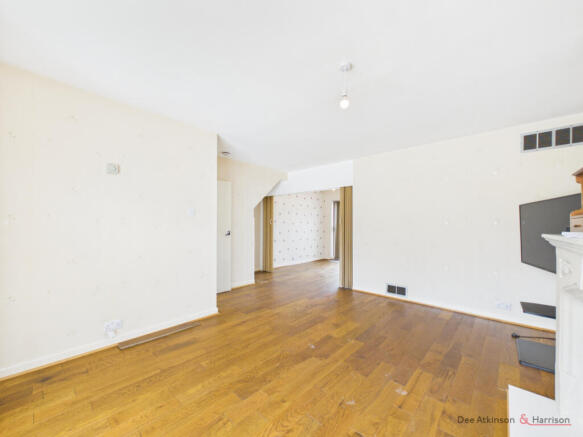 3 bed Semi-Detached for sale Image 4