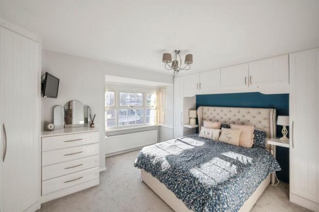 4 bed Detached for sale Image 11