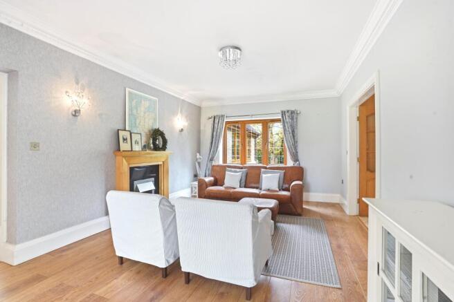 6 bed Detached for sale Image 10