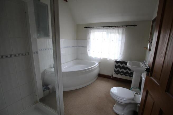 Family Bathroom.JPG