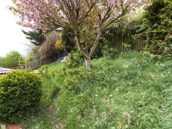 3 bed Semi-Detached to rent Image 11