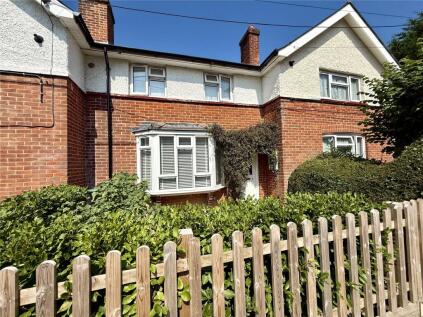 Mead Road, Pennington, Lymington, Hampshire, SO41
