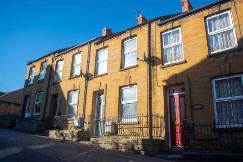 Hermitage Street, Crewkerne - SPACIOUS ACCOMMODATION