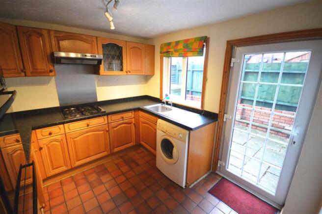 Kitchen 2.JPG