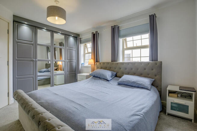 4 bed Town House for sale Image 10