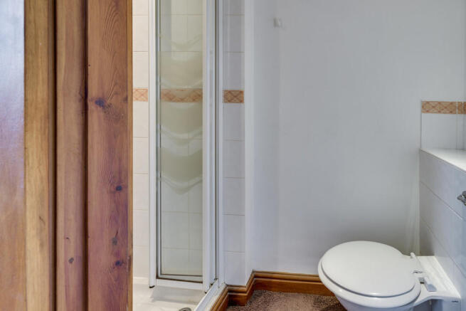 Shower en-suite	 