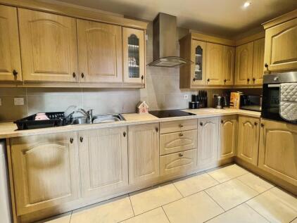 Bradford Road, Batley, West Yorkshire, WF17