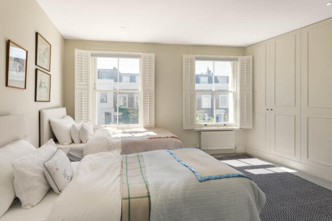 House in London, Wandon Estate, Fulham - More