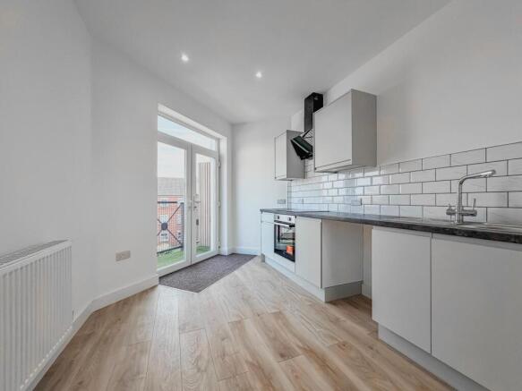 1 bed Apartment to rent Image 8