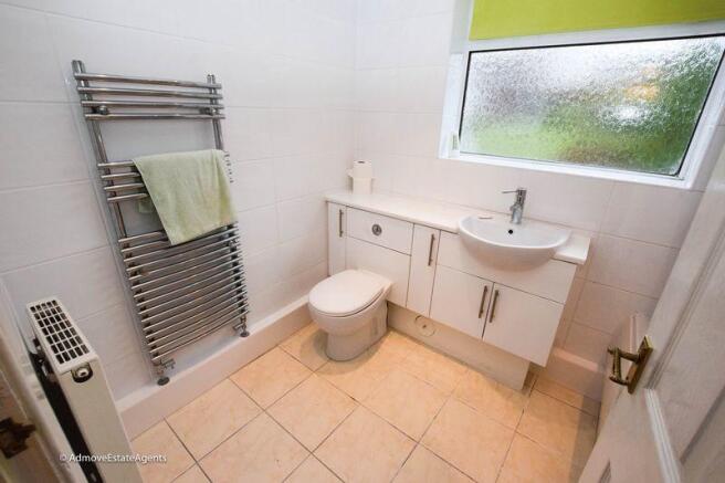 17 Woodland Av...