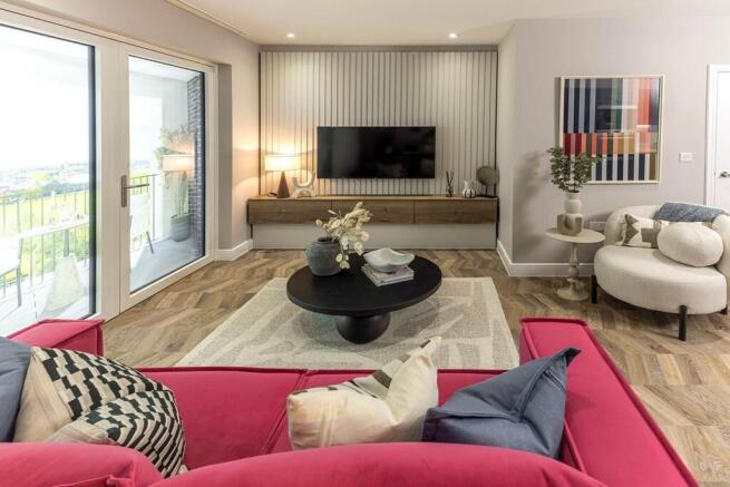 Stunning views over the river and park - plot specific