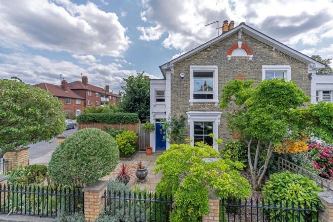 3-bed terraced on Townshend Terrace, Richmond, TW9, £1,750,000