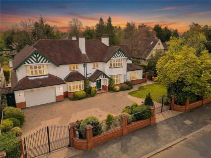 Elm Grove, Emerson Park, RM11