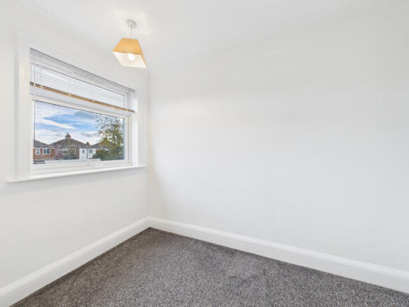 2 bed Semi-Detached to rent Image 12