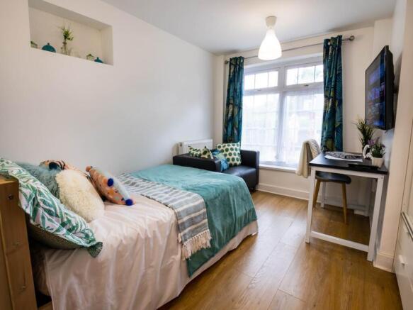 1Apt_1_Woodland_Way_