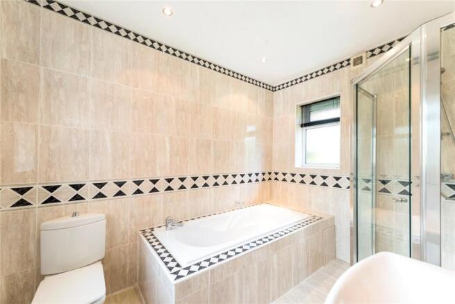 En Suite Bedroom 2