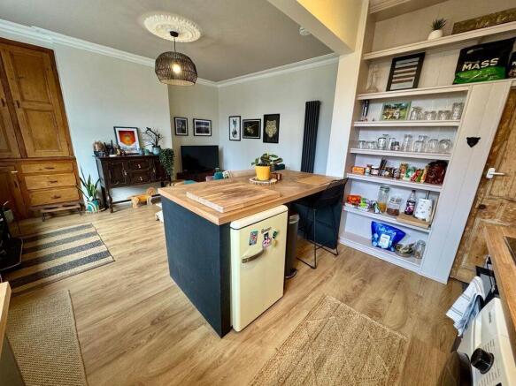2 bed Terraced for sale Image 7