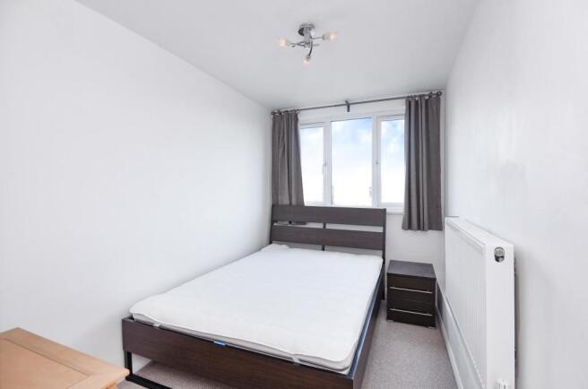 206b Melrose Avenue - Bedroom.jpg