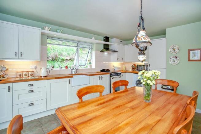 Kitchen 4.jpg