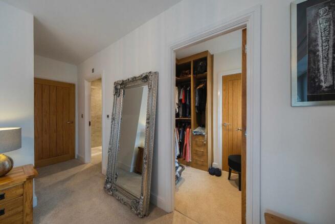 Apt 4 11 Grange Close-017.JPG