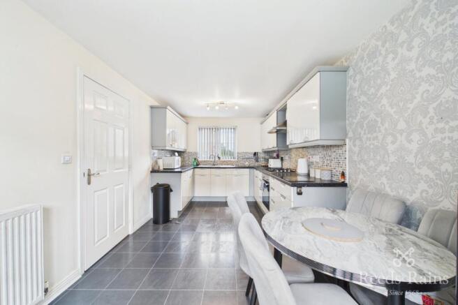 3 bed Detached for sale Image 4
