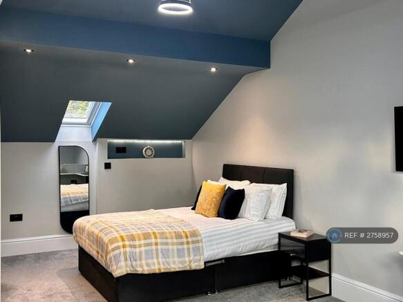 Studio 6, 10 Franchise St